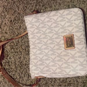 Micheal Kors white bag
